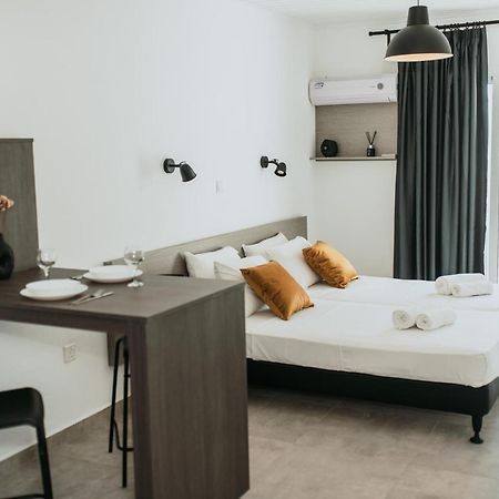 Five Keys Apartments 아이아 나파 외부 사진