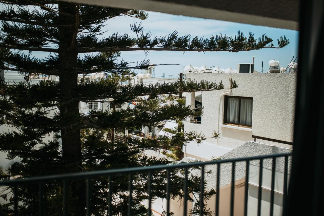 Five Keys Apartments 아이아 나파 외부 사진