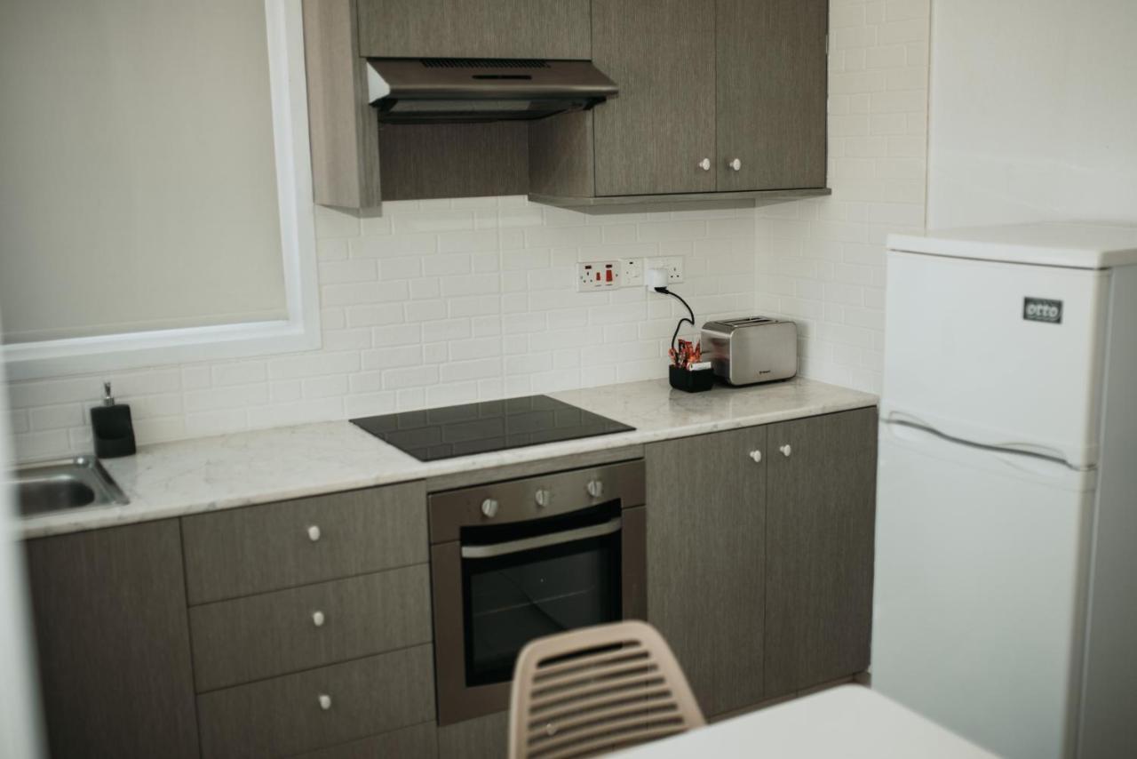 Five Keys Apartments 아이아 나파 외부 사진