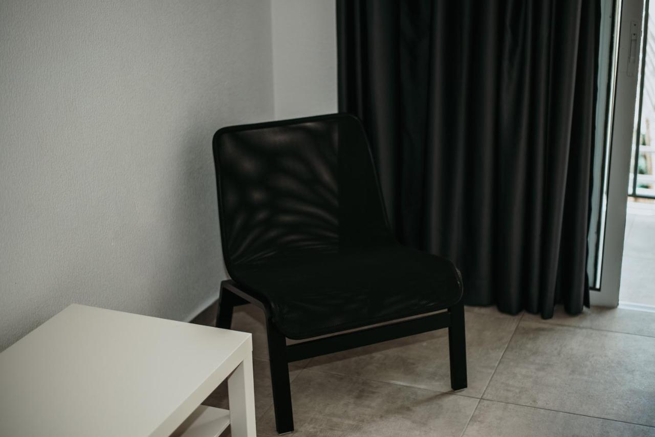 Five Keys Apartments 아이아 나파 외부 사진