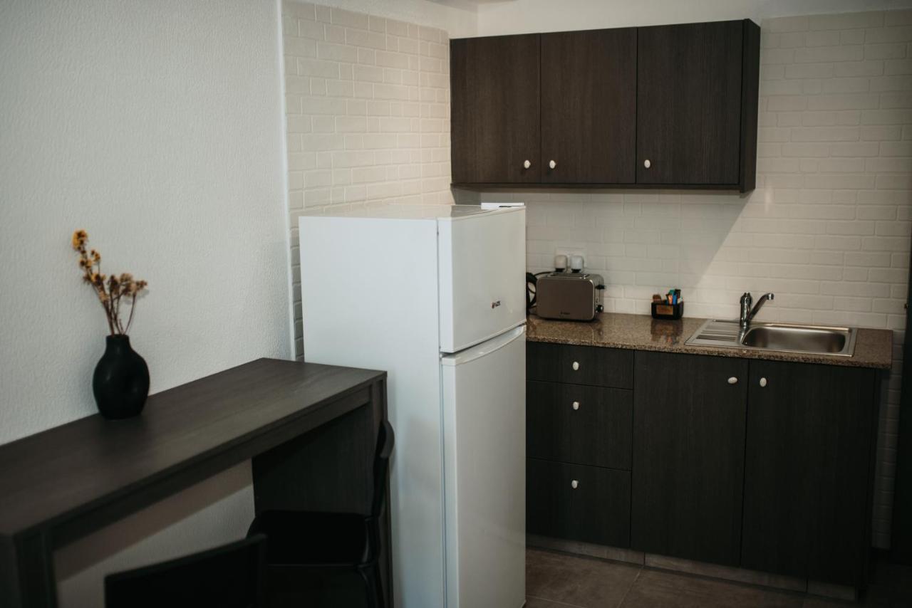 Five Keys Apartments 아이아 나파 외부 사진