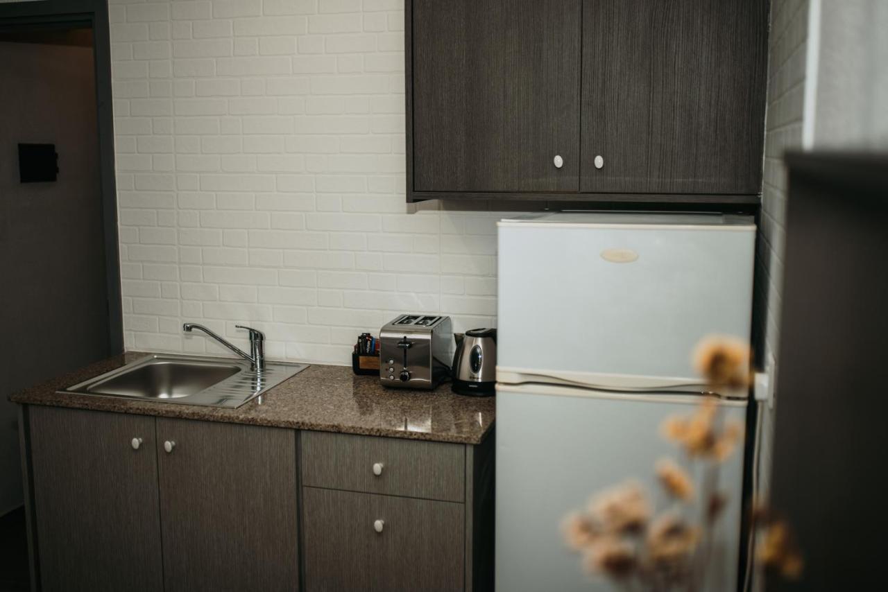 Five Keys Apartments 아이아 나파 외부 사진